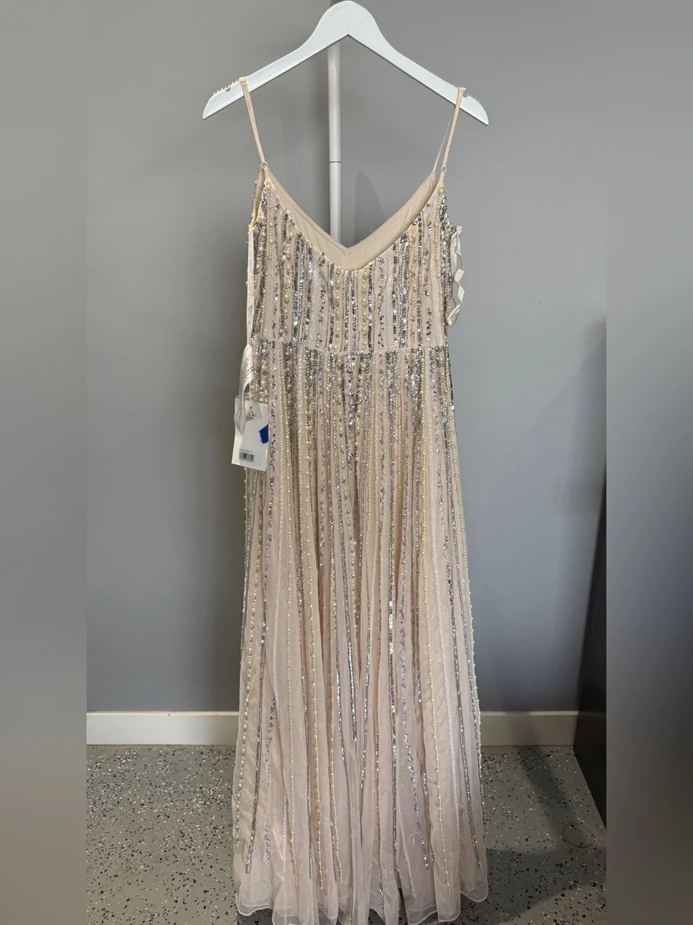 Mac Duggal 93732 Empire V-Neck Spaghetti Strap Gown Size 8 NWTOyster